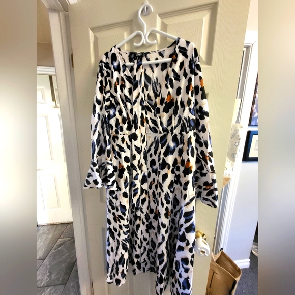 Dress - Picture 1 of 2